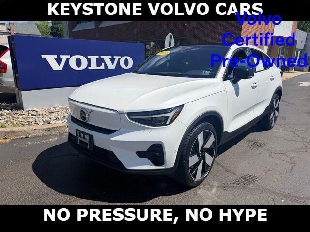 2023 VOLVO C40
