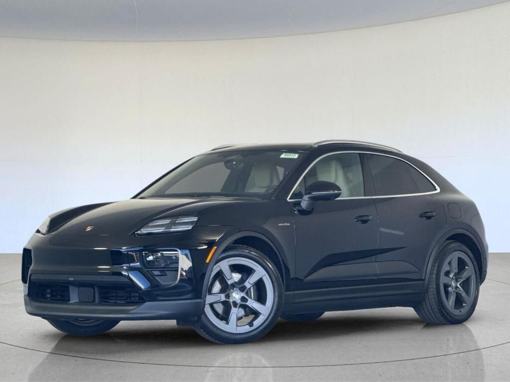 2026 PORSCHE Macan