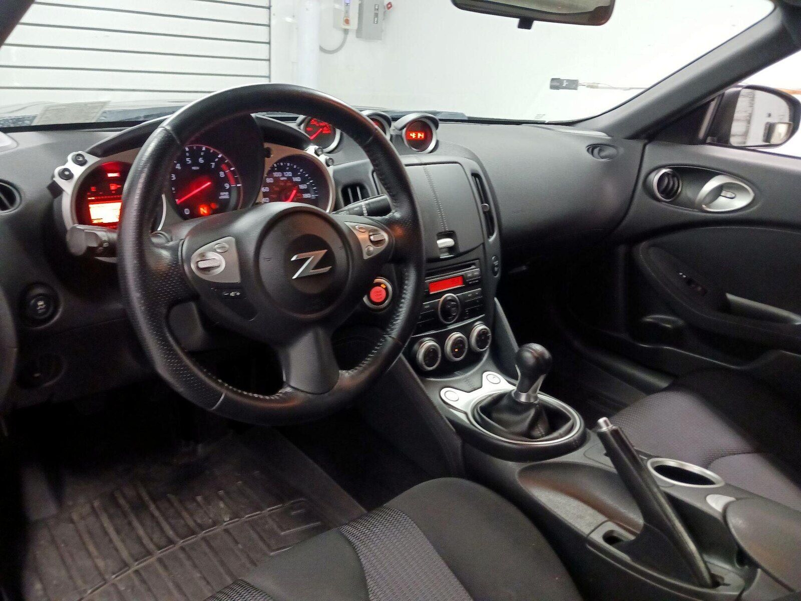 2014 NISSAN 370Z