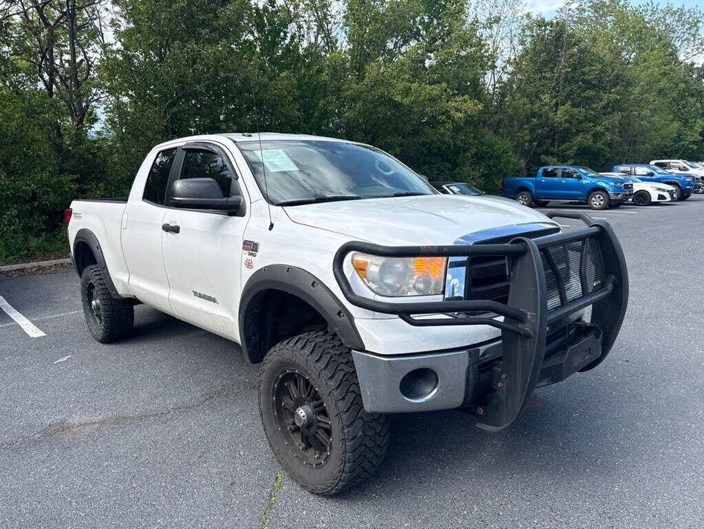 2013 TOYOTA Tundra