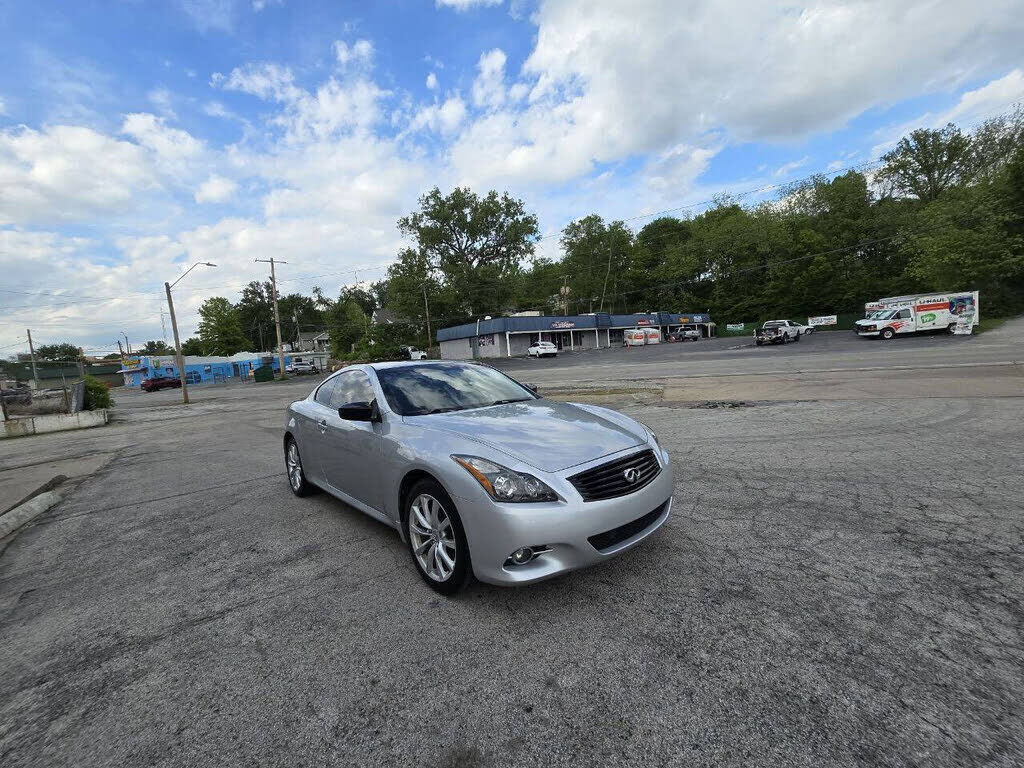 2013 INFINITI G37