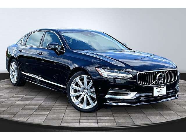 2019 VOLVO S90