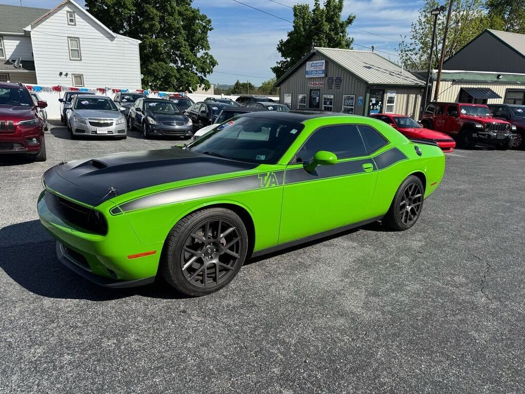 2017 DODGE Challenger