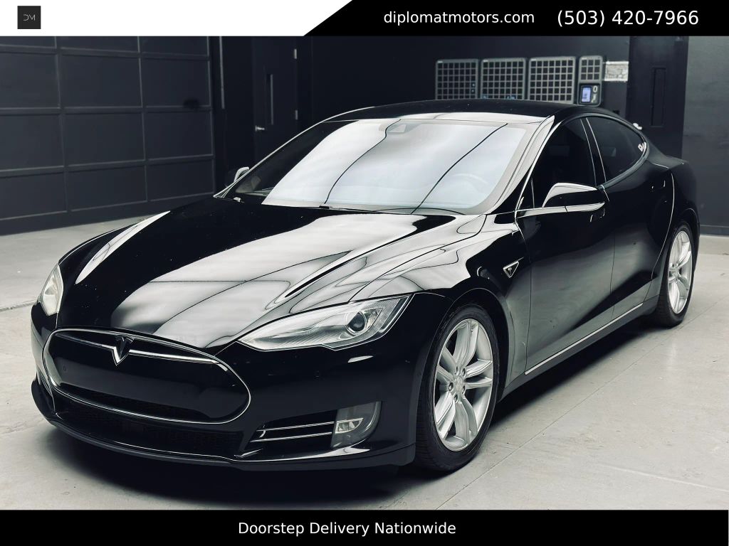 2015 TESLA Model S