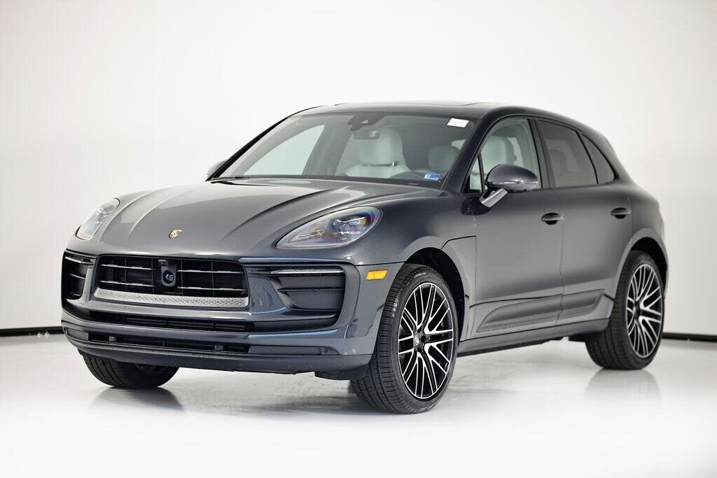 2026 PORSCHE Macan