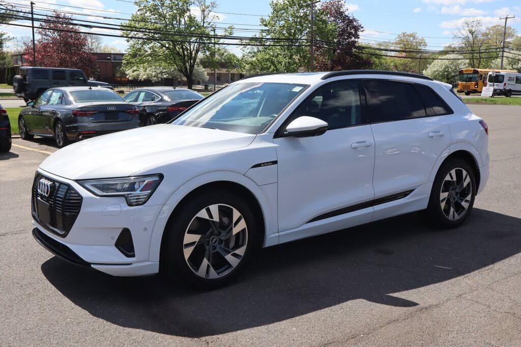 2021 AUDI e-tron