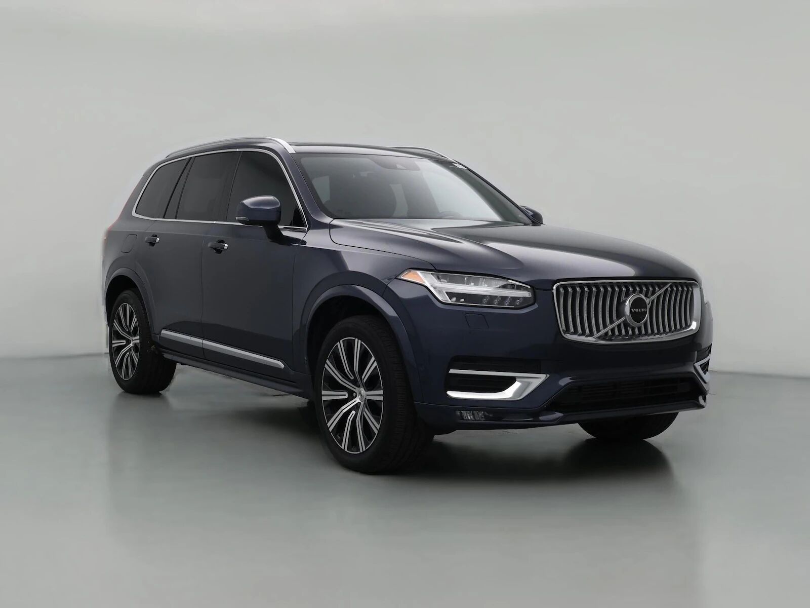 2022 VOLVO XC90