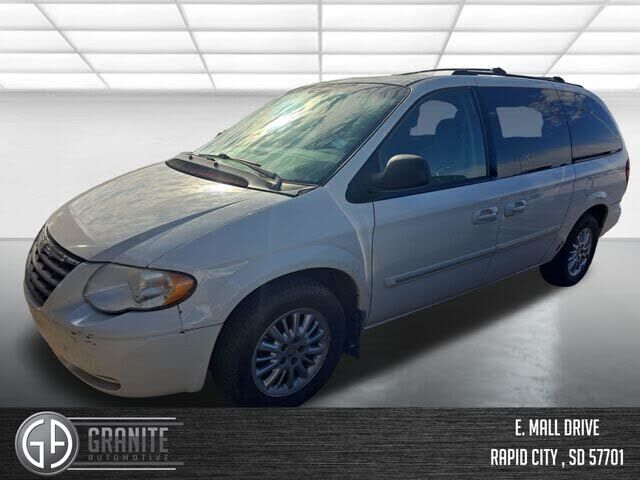 2005 CHRYSLER Town and Country