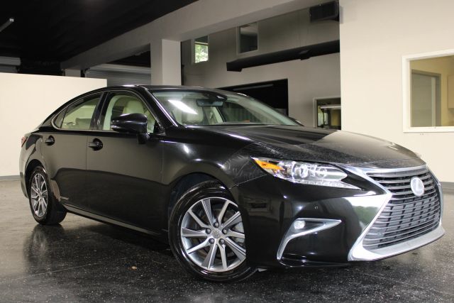 2016 LEXUS ES