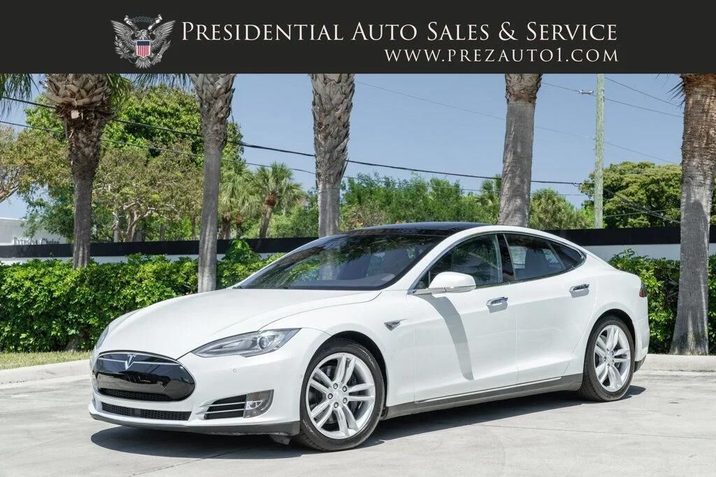 2016 TESLA Model S