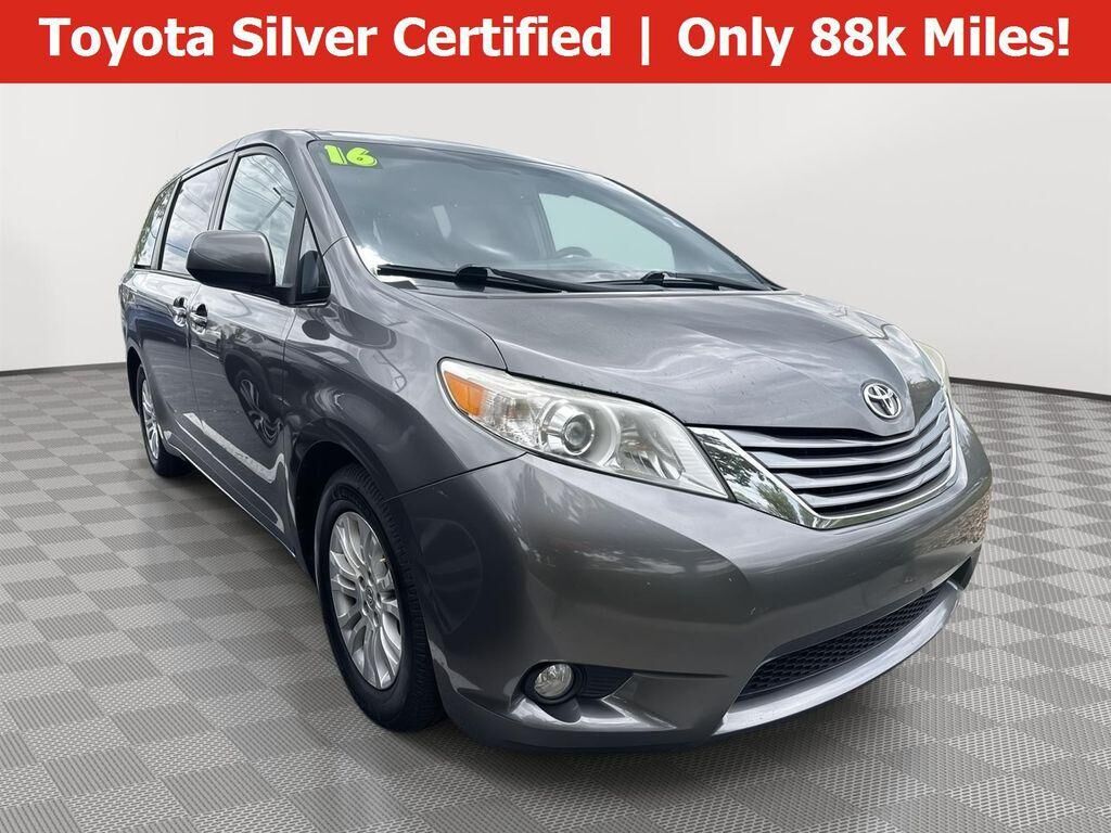 2016 TOYOTA Sienna