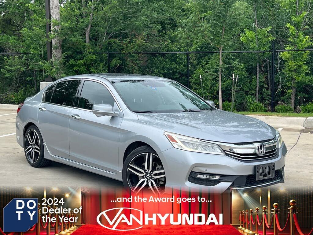 2017 HONDA Accord