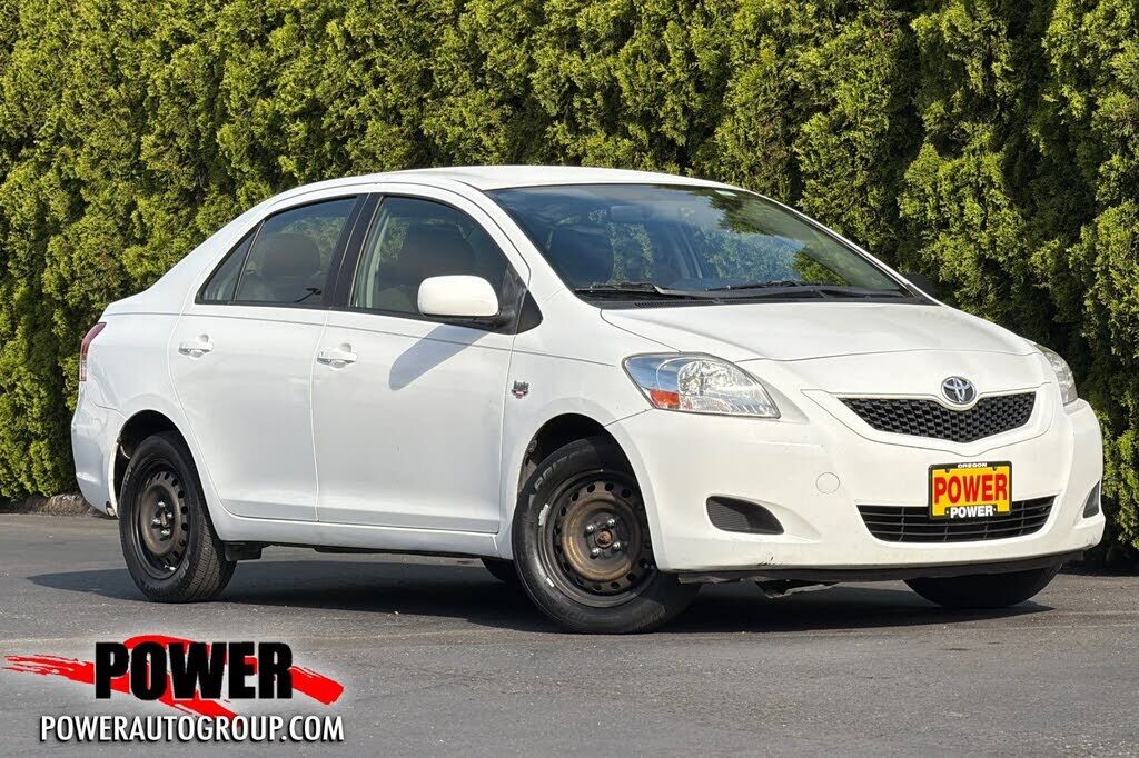 2012 TOYOTA Yaris