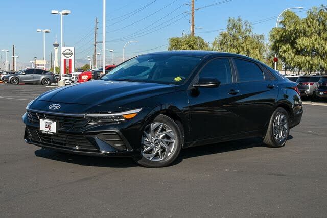 2024 HYUNDAI Elantra