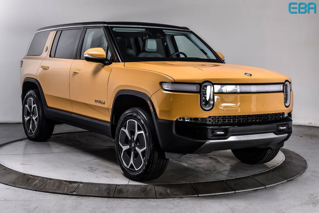 2023 RIVIAN R1S