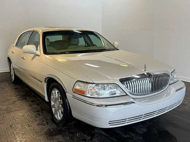 2007 LINCOLN Town Car