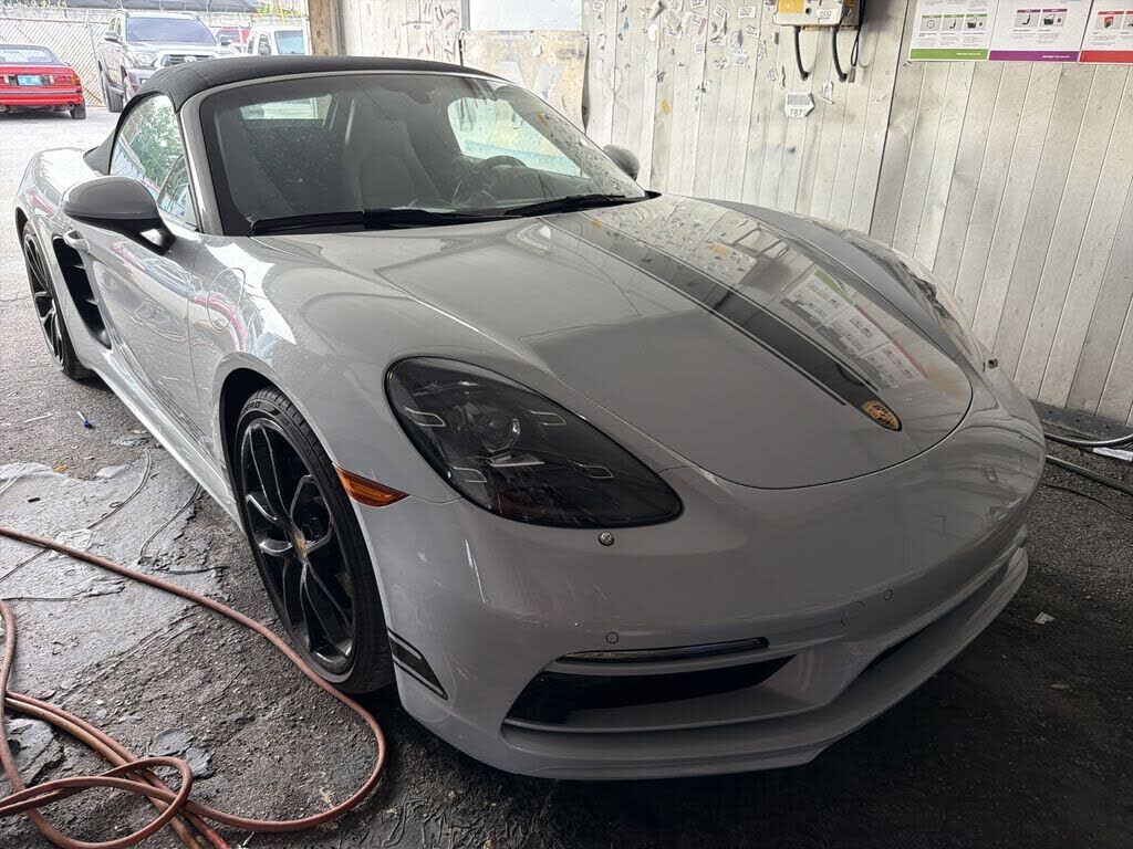2025 PORSCHE 718