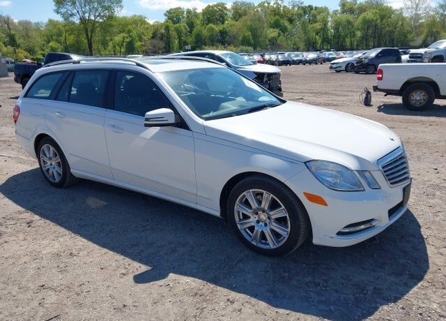 2013 MERCEDES-BENZ E-Class