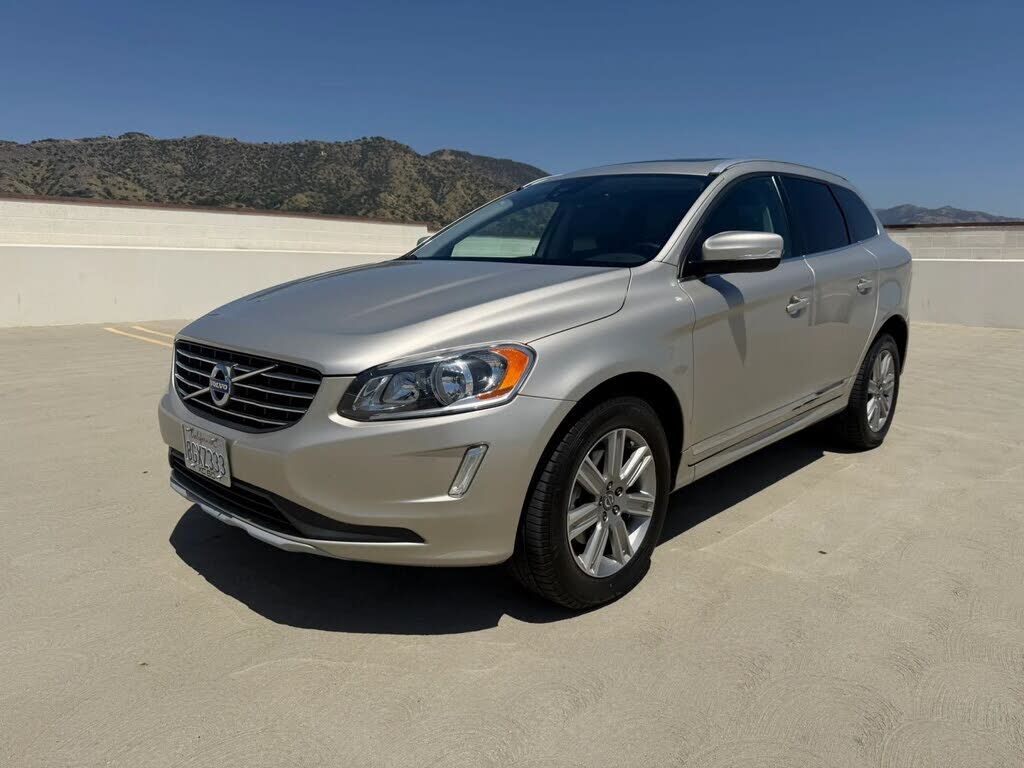 2017 VOLVO XC60