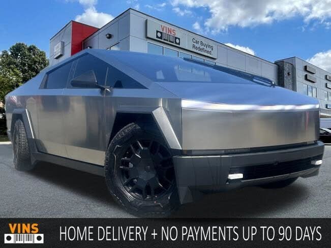 2025 TESLA Cybertruck