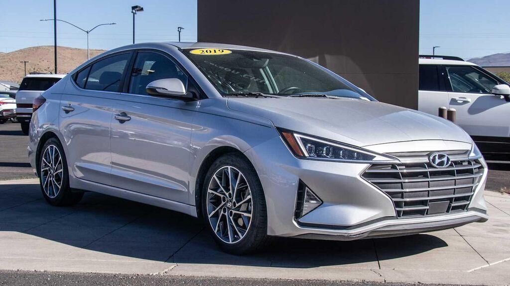 2019 HYUNDAI Elantra