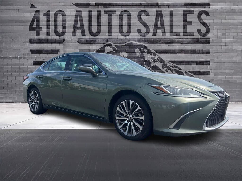 2019 LEXUS ES