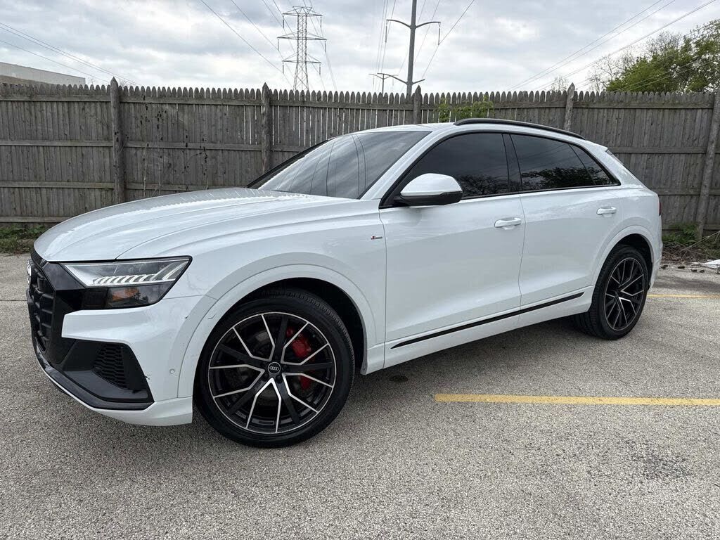 2021 AUDI Q8