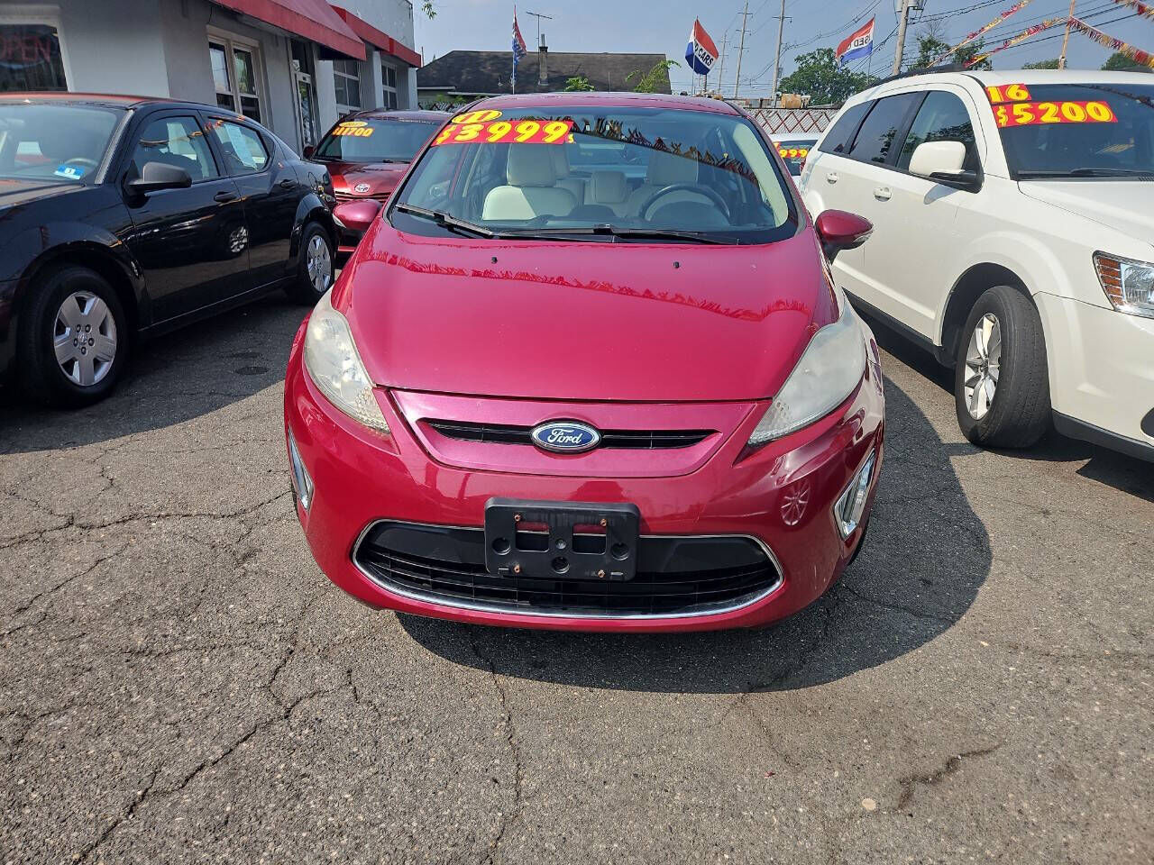 2011 FORD Fiesta
