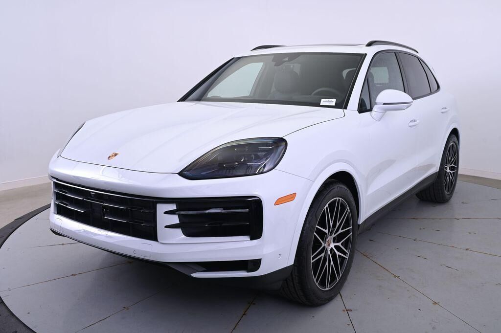 2025 PORSCHE Cayenne