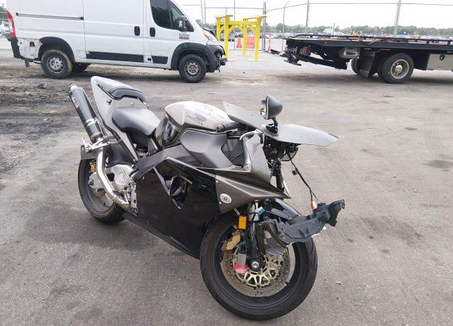 2003 HONDA CB
