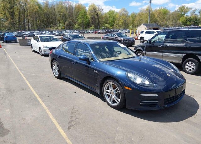 2014 PORSCHE Panamera