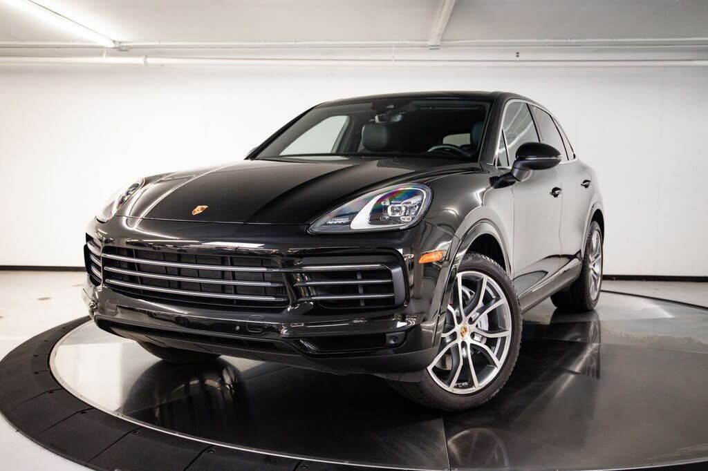 2023 PORSCHE Cayenne