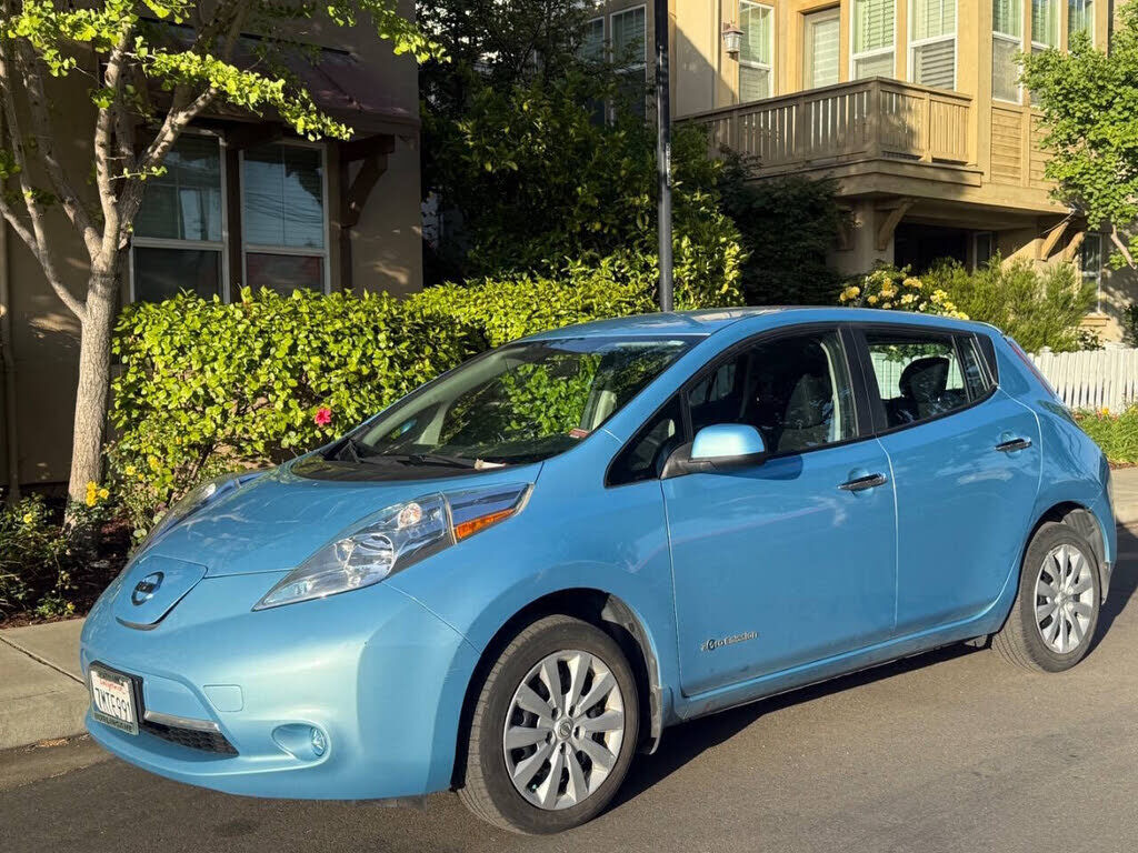2015 NISSAN Leaf
