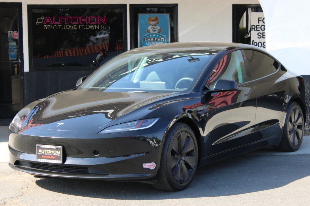2024 TESLA Model 3
