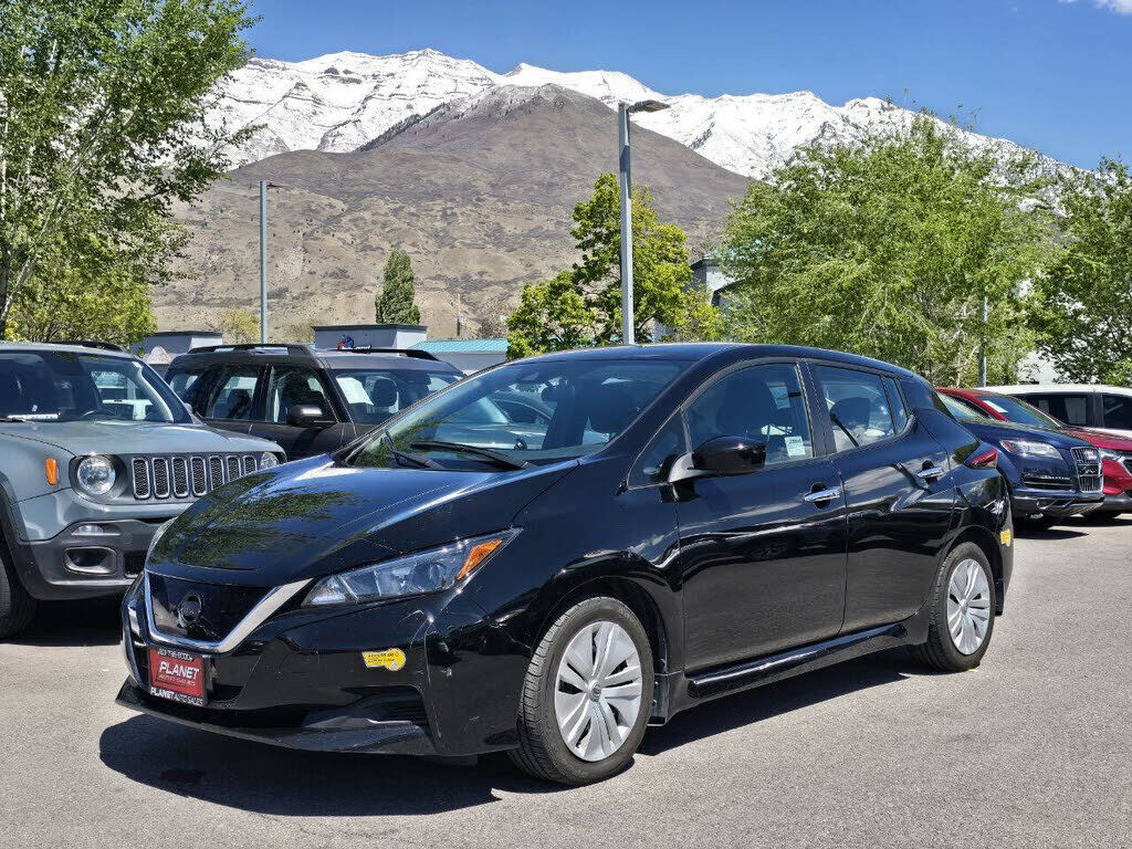 2022 NISSAN Leaf