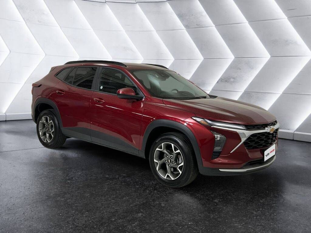 2025 CHEVROLET Trax