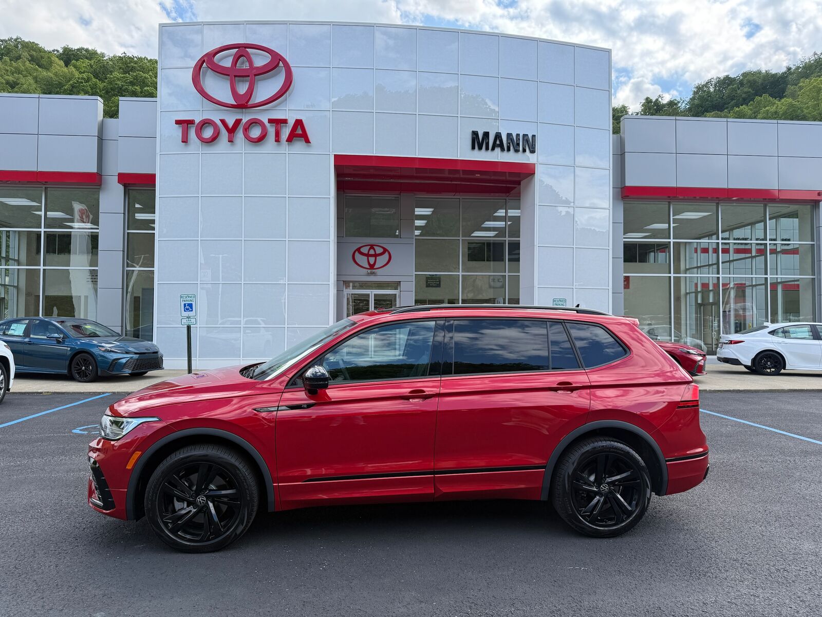2024 VOLKSWAGEN Tiguan 4Motion