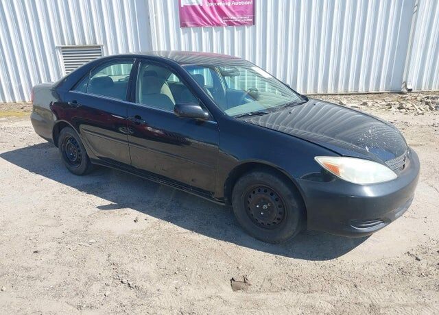 2004 TOYOTA Camry