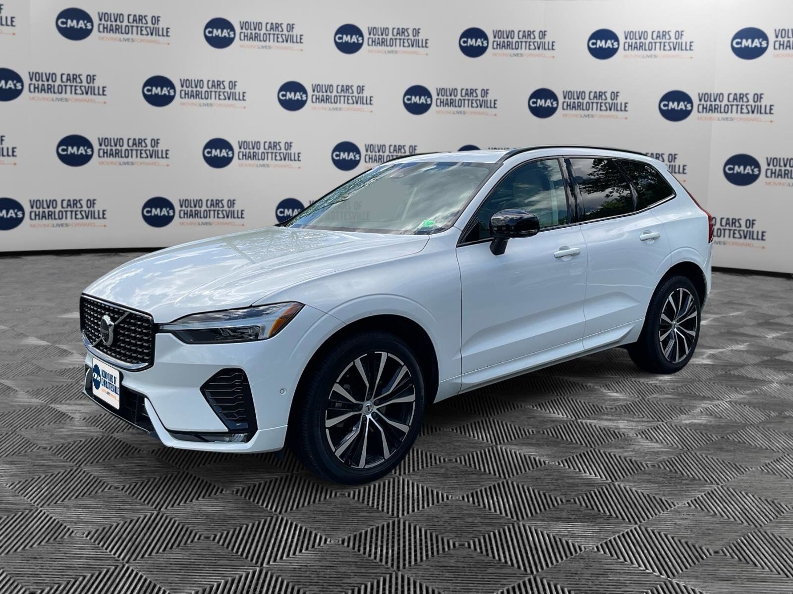 2024 VOLVO XC60
