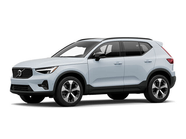 2025 VOLVO XC40