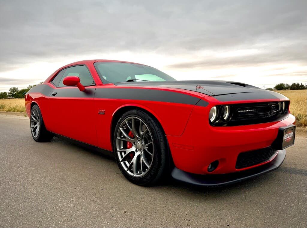 2017 DODGE Challenger