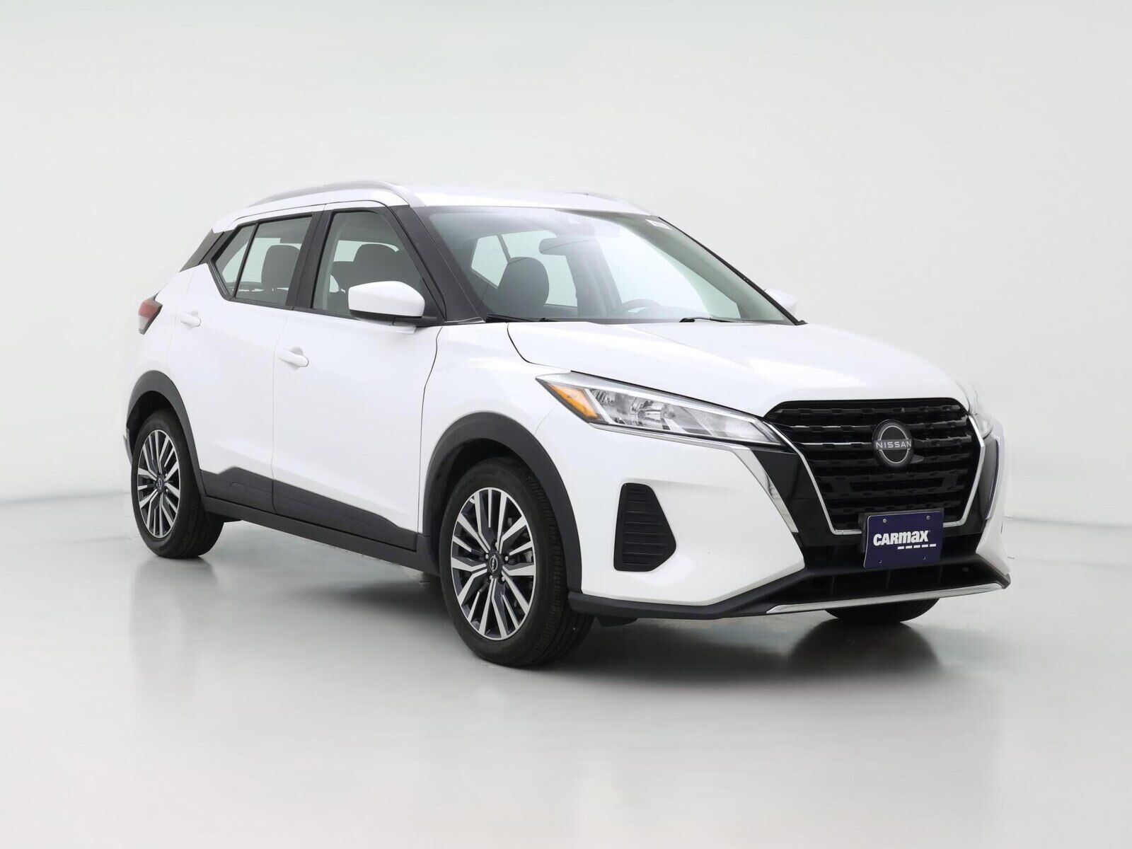 2022 NISSAN Kicks