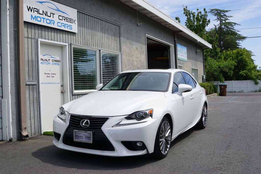 2015 LEXUS IS