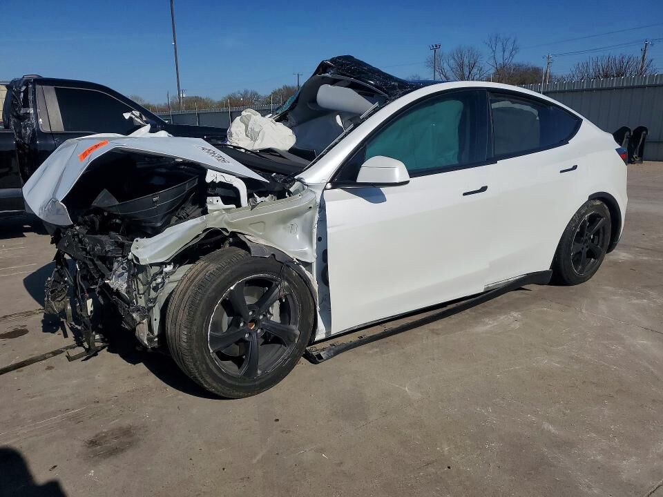 2026 TESLA Model Y