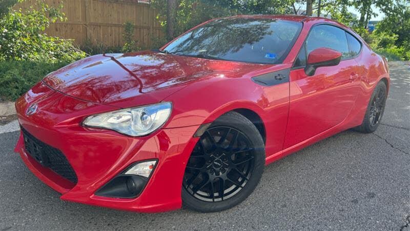 2013 TOYOTA Scion