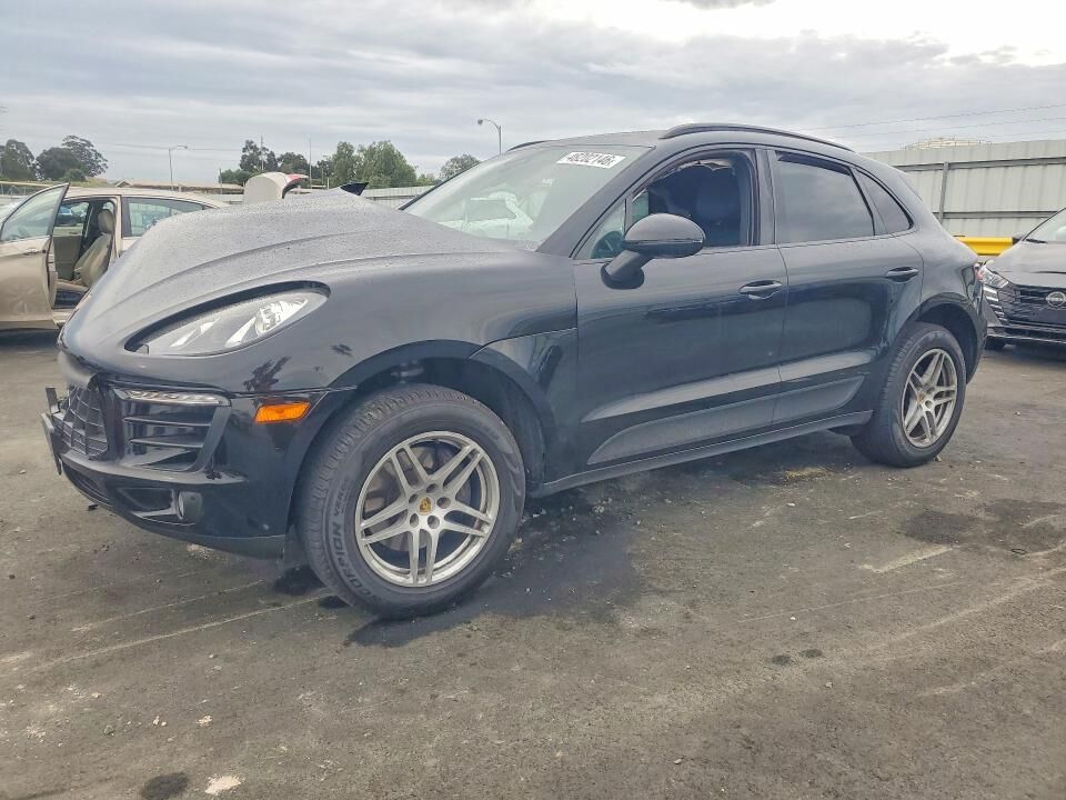 2018 PORSCHE Macan