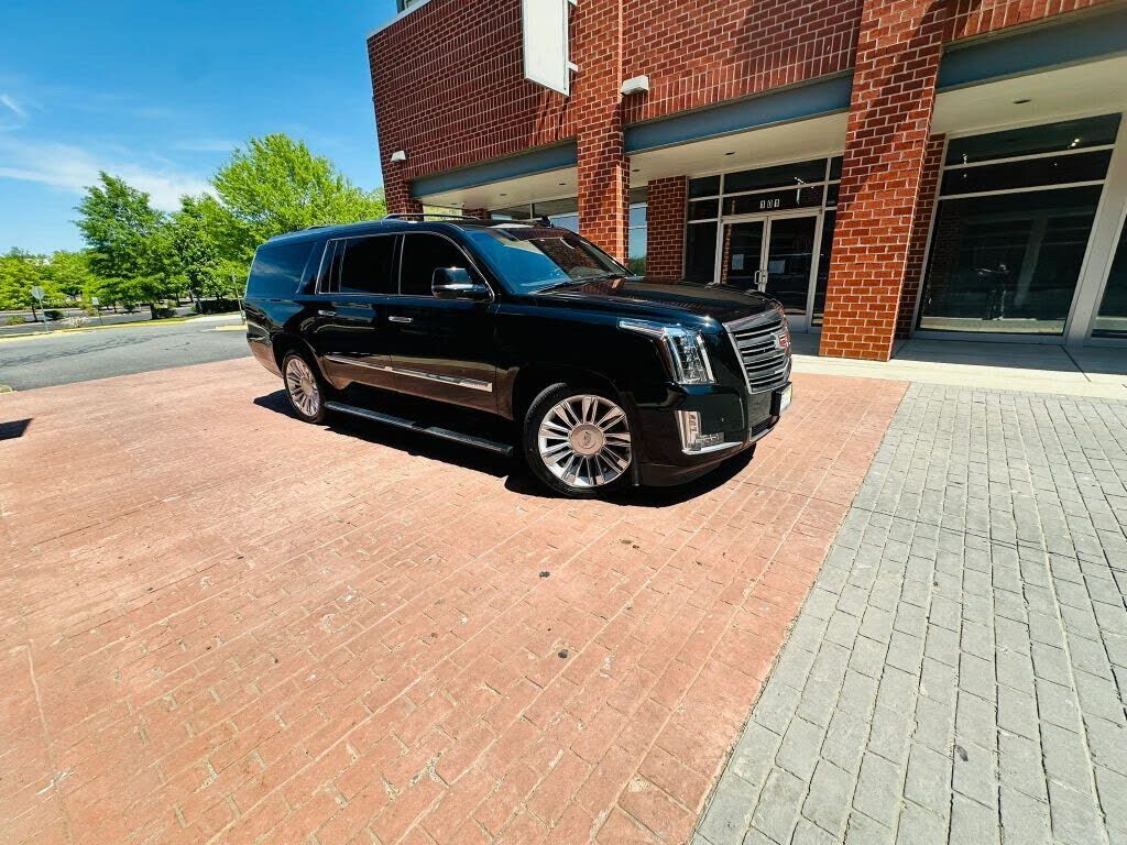 2017 CADILLAC Escalade ESV