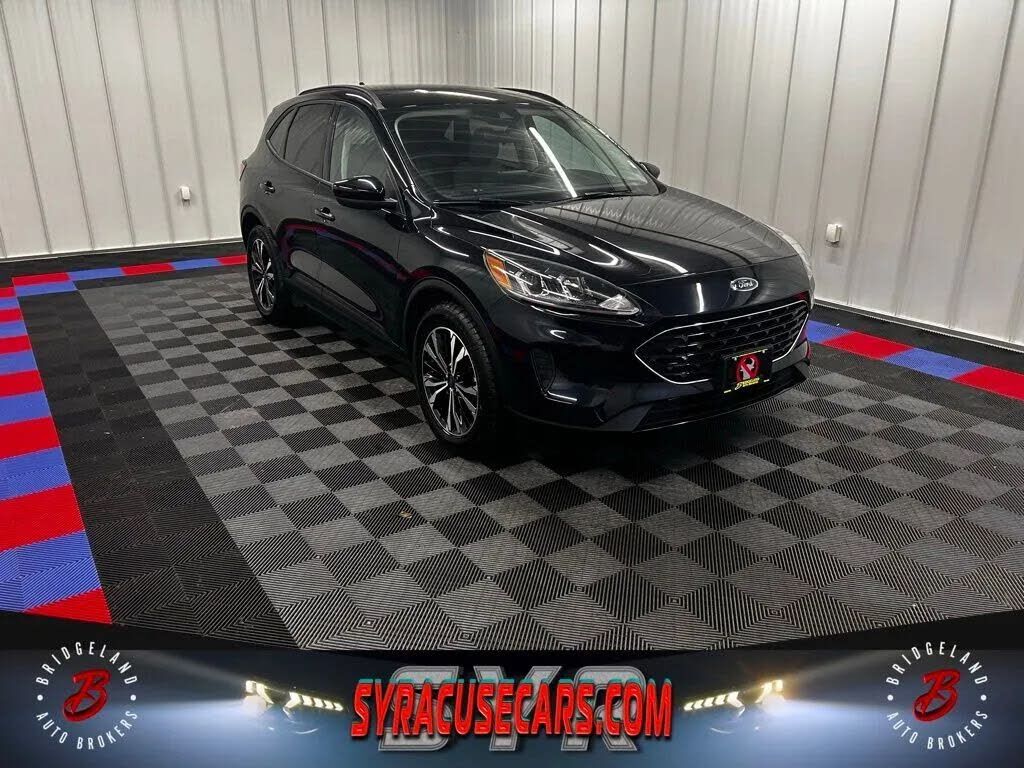 2021 FORD Escape