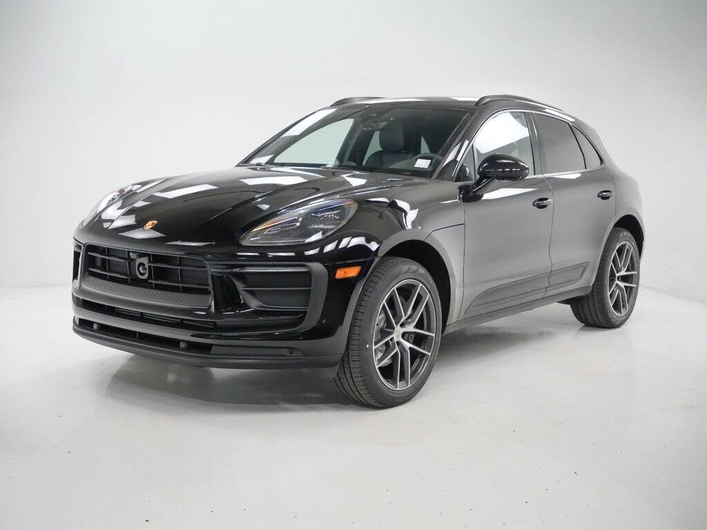 2026 PORSCHE Macan