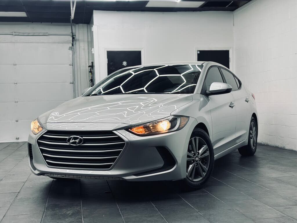 2017 HYUNDAI Elantra